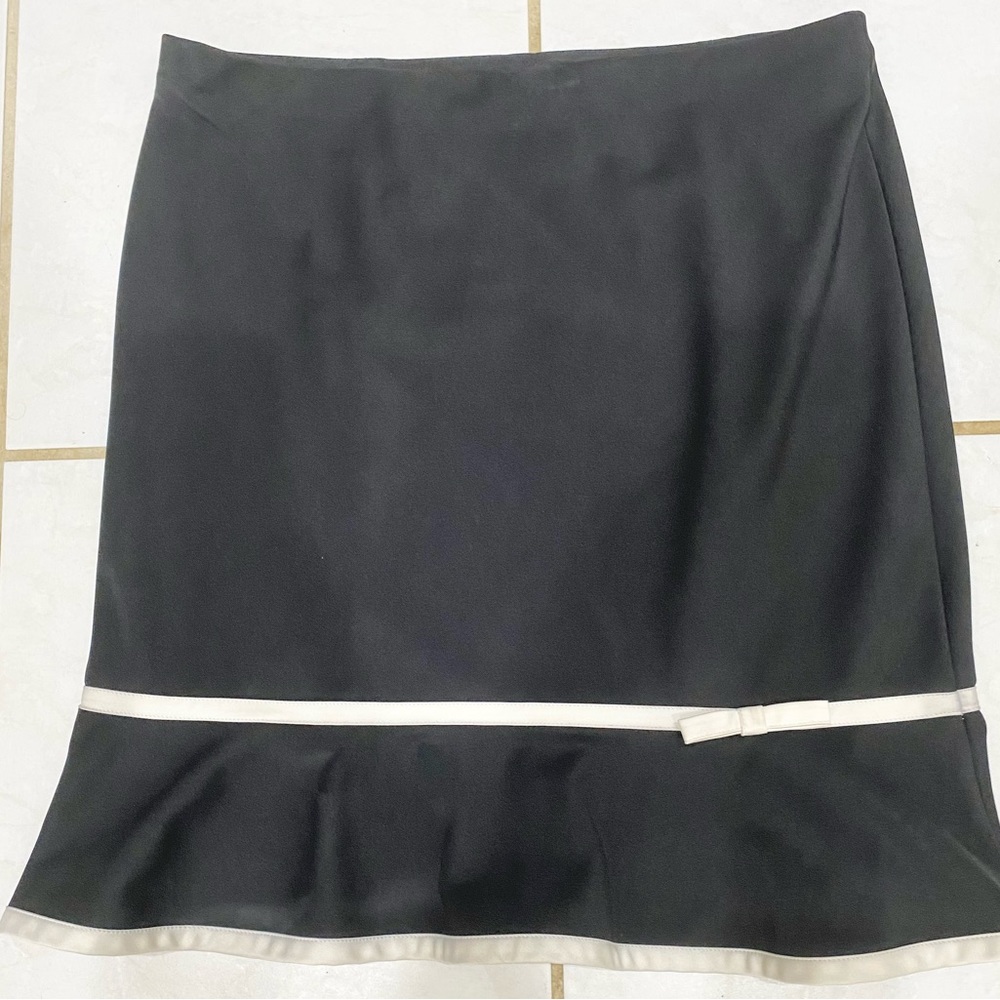 EXPRESS Black & White stripe skirt. Size Large.